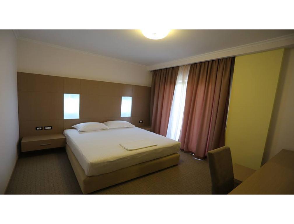 Hotel Voloreka Tushemisht 部屋 写真