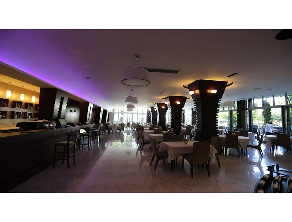 Hotel Voloreka Tushemisht エクステリア 写真