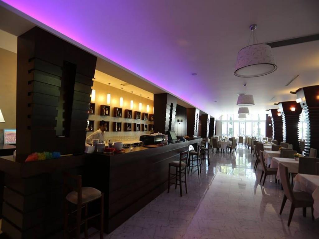 Hotel Voloreka Tushemisht エクステリア 写真